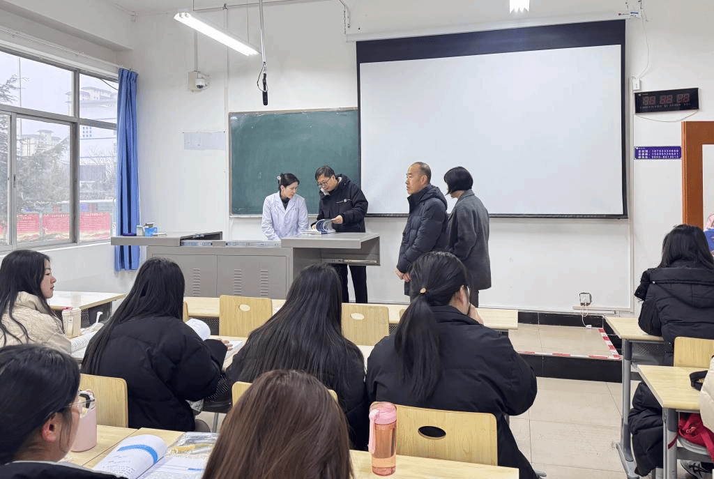 基础医学院开展2025年春季学期开学初教学检查 严把教育教学质量关
